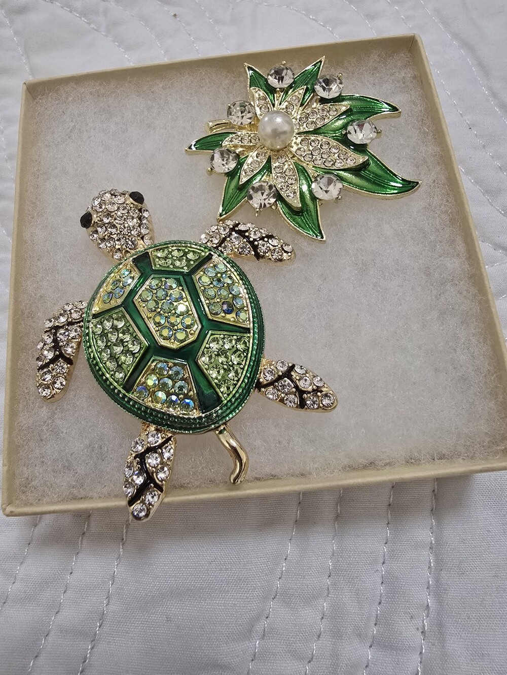 2 For The Price Of One. Stunning Green Turtle and Flower Rhinestone Brooch -